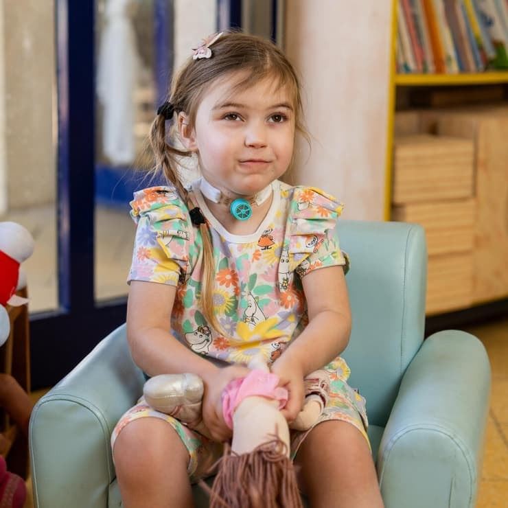 After a year of intensive rehabilitation, 4-year-old Sarah is saying goodbye to the ALYN Respiratory Rehabilitation Team. 